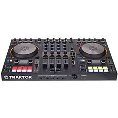 Native Instruments Traktor S4 Mk3 Headphone Set