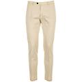 pantaloni chino