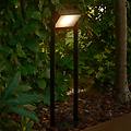 lampione a led solare saulio nero alluminio ip44