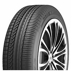 Nankang Cw-25 C 10pr 225/75 R16 121 R 