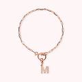 bracciale catena forzatina con pendente lettera pav&eacute; in cubic zirconia