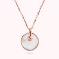 collana con pendente a bottone in pietra naturale piatta