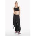 pantaloni cargo con doppie tasche e coulisse intermedia