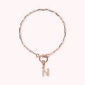 bracciale catena forzatina con pendente lettera pav&eacute; in cubic zirconia