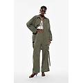 pantaloni ampi con tasche cargo